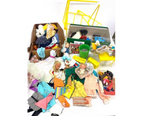 Large selection of vintage Sindy and Barbie accessories and clothes 