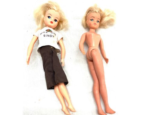 2, Vintage Sindy 033055X dolls