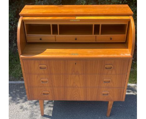 Vintage teak bureau, good overall condition, approximate measurements: Height 38 inches, Width 36 inches, Depth 18.5 inches