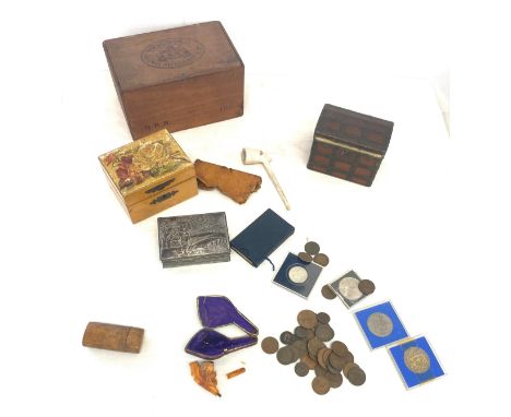 A selection of items to include Meerschaum pipe, match holder, clay pipe, Masons book, commemorative coins etc 