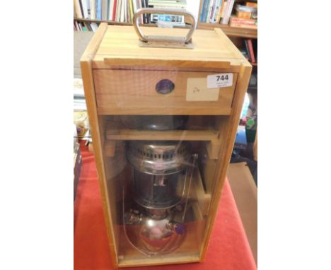Vintage Petromax 826 / 450 CP Kerosene Pressure Lantern Lamp Made In Germany, in good condition contained within a handmade w