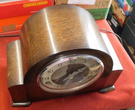 British made 1930s Enfield Chime mantle clock, made by the Enfield Clock Co., London. Serial number P-K5A-1 with round silver