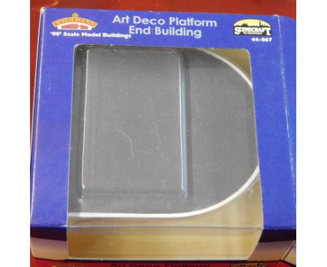 Bachmann 44-067 Art Deco Platform End Building, Mint in Box.