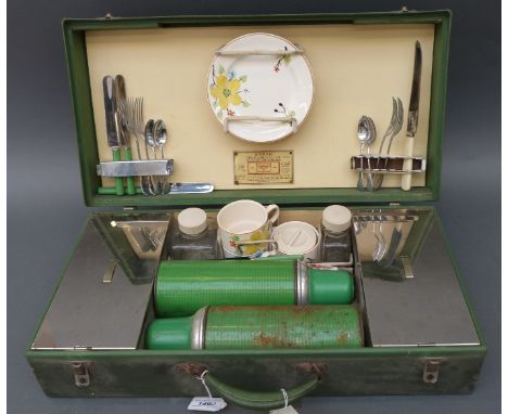 A retro 1950s Sirram hamper, width 56cm 