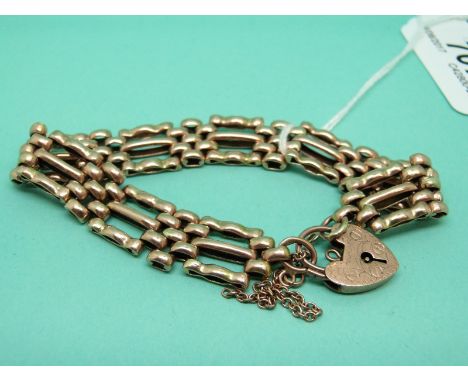 A 9ct gold gate bracelet and a 9ct gold padlock clasp, weight 18.3g 