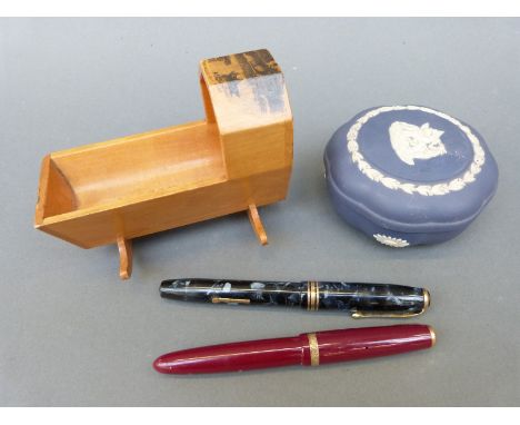 Linlithgow Palace Mauchlinware crib, Parker and Conway Stewart fountain pens, Wedgwood trinket pot 