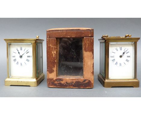 Late 19th/early 20th century French timepiece carriage clock in 'corniche' style brass case, white enamel Roman dial and blue