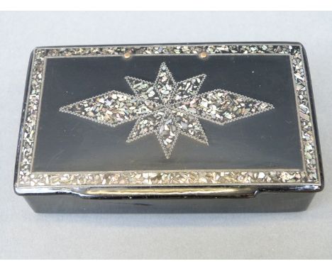 A Georgian snuff box / jewellery box set with abalone and mother of pearl, length 11cm
