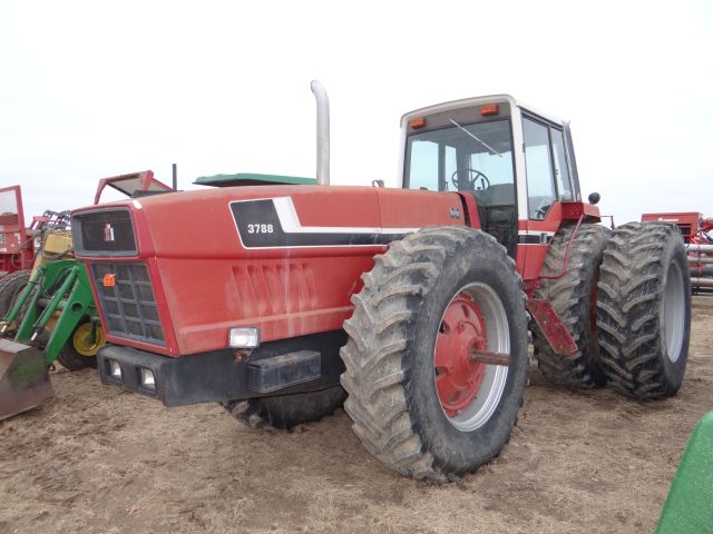 IH 3788 Tractor 3100 hrs, CAH, Works Great, 20.8x38 Duals