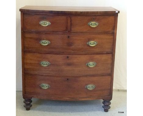 A 2/3 bow fronted chest of drawers. 104 x 92 x 51cm