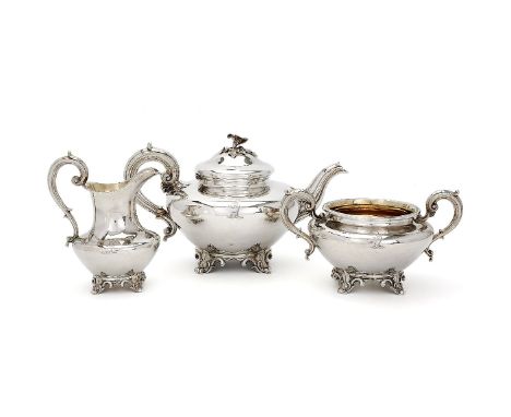 ϒAn early Victorian silver three piece baluster tea service by Edward, Edward junior, John & William Barnard, London 1839, th