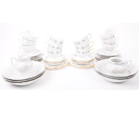 Bareuther Waldsassem, Germany - A vintage 20th century part porcelain tea service set. Together with a Queen Anne English par