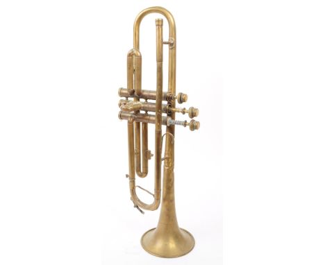 An early 20th century brass trumpet musical instrument. Unmarked Measures approx 50cm length.