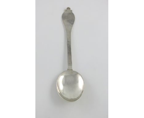 A William and Mary Sussex silver Trefid spoon, by Robert Colegate, Lewes circa 1690, the oval bowl with a ribbed rat-tail, th