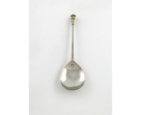 An Elizabeth I silver Seal-top spoon, maker's mark of C or G enclosing an S, London 1588, fig-shaped bowl, tapering faceted s