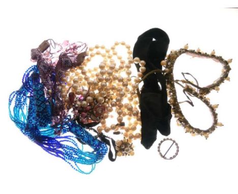 Group of costume jewellery including a Leni Kuborn-Grothe choker, beaded necklaces, faux pearl necklace, etc