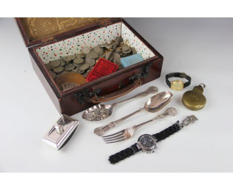 A Queens pattern silver table spoon and fork, London 1823, with jewellery, coins, a Concord blotter etc, in one box (Qty) 