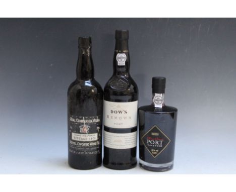 1 BOTTLE OF ROYAL OPORTO WINE CO 1979 VINTAGE PORT, capsule split and leaked, level bottom shoulder, together with 1 bottle o