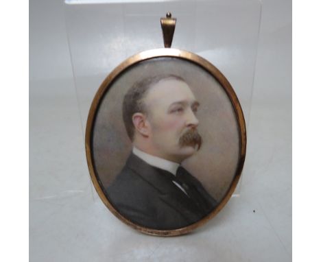 E.L. CRINK (XIX-XX). Oval portrait miniature on ivory, side view head and shoulder study of a gentleman with moustache, signe