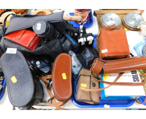 Cameras, equipment, binoculars, etc., to include a pair of Solus by Hilkinson 10x50 binoculars, cased, a pair of Denhill 12x4