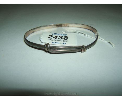 A Silver expanding Bangle, marked 800