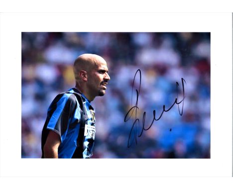 Football Juan Sebastian Veron 12x8 signed colour photo pictured in action for Inter Milan. Argentine footballer who as the ch