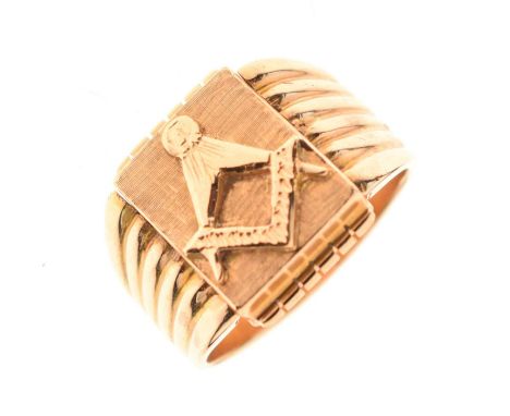 Masonic swivel signet ring, size V approx, unmarked, 21.9g approx