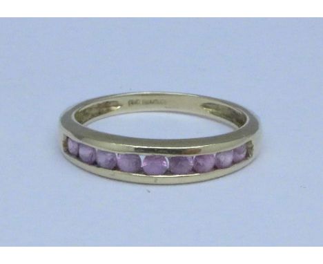 A 9ct gold and pink stone ring, 1.9g, K