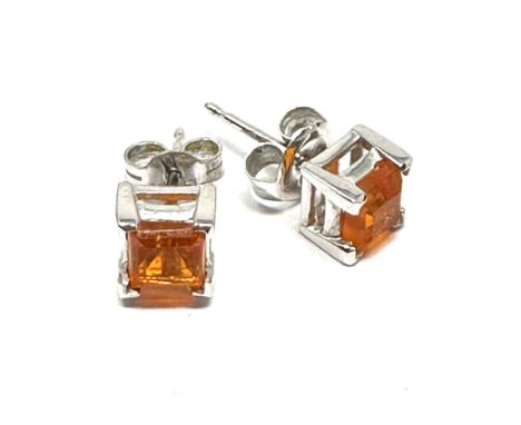 14ct white gold orange fire opal stud earrings (1g) 