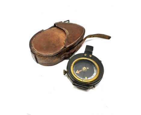 ww1 1918 verners pattern officers compass in leather case maker e.koehn geneve No 155781 