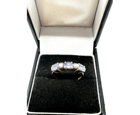 9ct white gold tanzanite three stone ring (3g) 