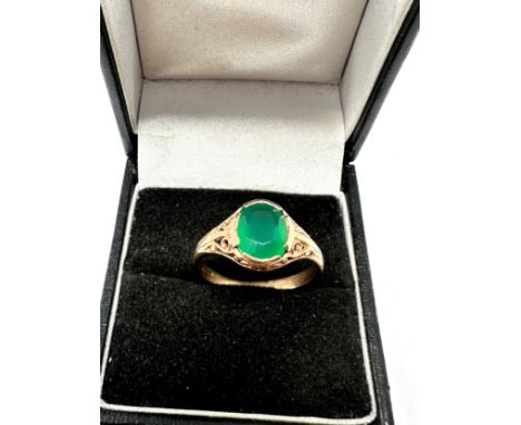 9ct gold chrysoprase ring (2.7g) 