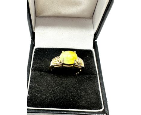 9ct gold yellow gemstone ring (3g) 