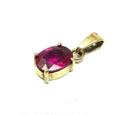14ct yellow gold synthetic ruby pendant (1g) xrt tested 