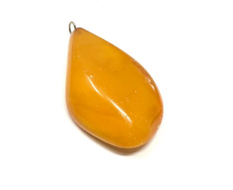 9ct  gold bail vintage egg yolk amber pendant (16.1g) 