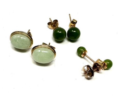 3 x 9ct yellow gold vintage paired earrings inc. jadite &amp; nephrite (3.1g) 