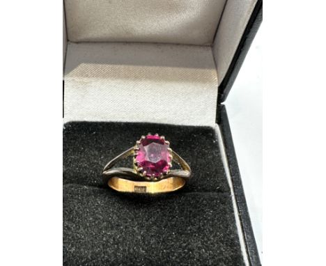 9ct yellow gold vintage garnet ring (2.6g) 