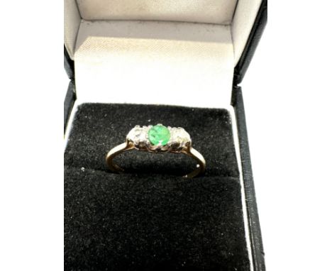 9ct gold diamond &amp; emerald ring (2g) 