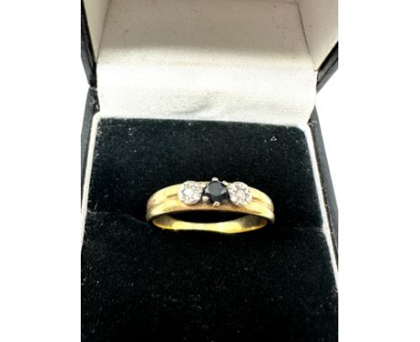 9ct gold diamond &amp; sapphire ring (2.3g) 