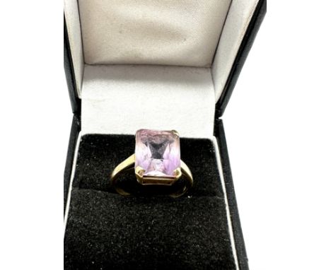 9ct gold amethyst ring (4g) 