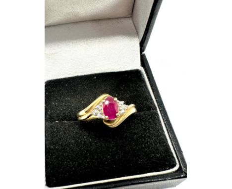 9ct gold diamond &amp; ruby  ring (2.1g) 