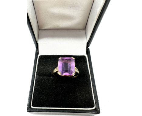 9ct gold amethyst solitaire ring (3.4g) 