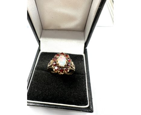 9ct yellow gold vintage garnet &amp; opal  ring (3.1g) 