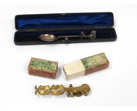 A Set of XIX Century Brass Harrison Sovereign Scales, for both full and half with original box, damaged, together with a Hall