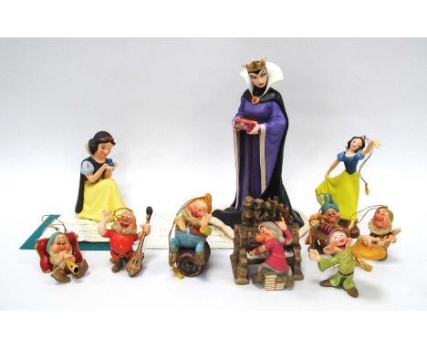 Walt Disney Classics Collection: Snow White and The Seven Dwarfs ornament set limited edition No 3311, 'Won't You Smile For M