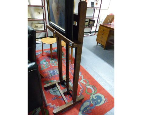 AN ANTIQUE OAK STUDIO EASEL 
