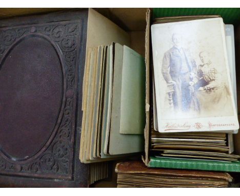 A COLLECTION OF STUDIO PHOTOGRAPHIC PORTRAIT CARDS AND A FAMILY PHOTO ALBUM. (QTY).