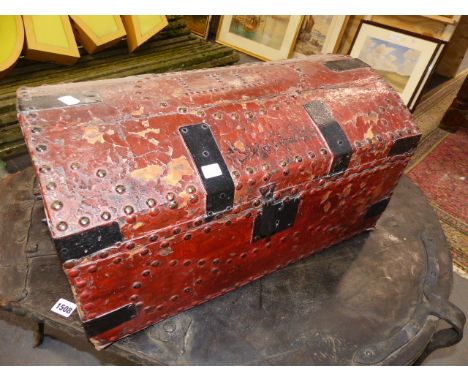 GEORGIAN RED LEATHER IRON MOUNTED DOME TOP SMALL TRAVELLING TRUNK. LABELLED A. RUNTING, BRIGHTON