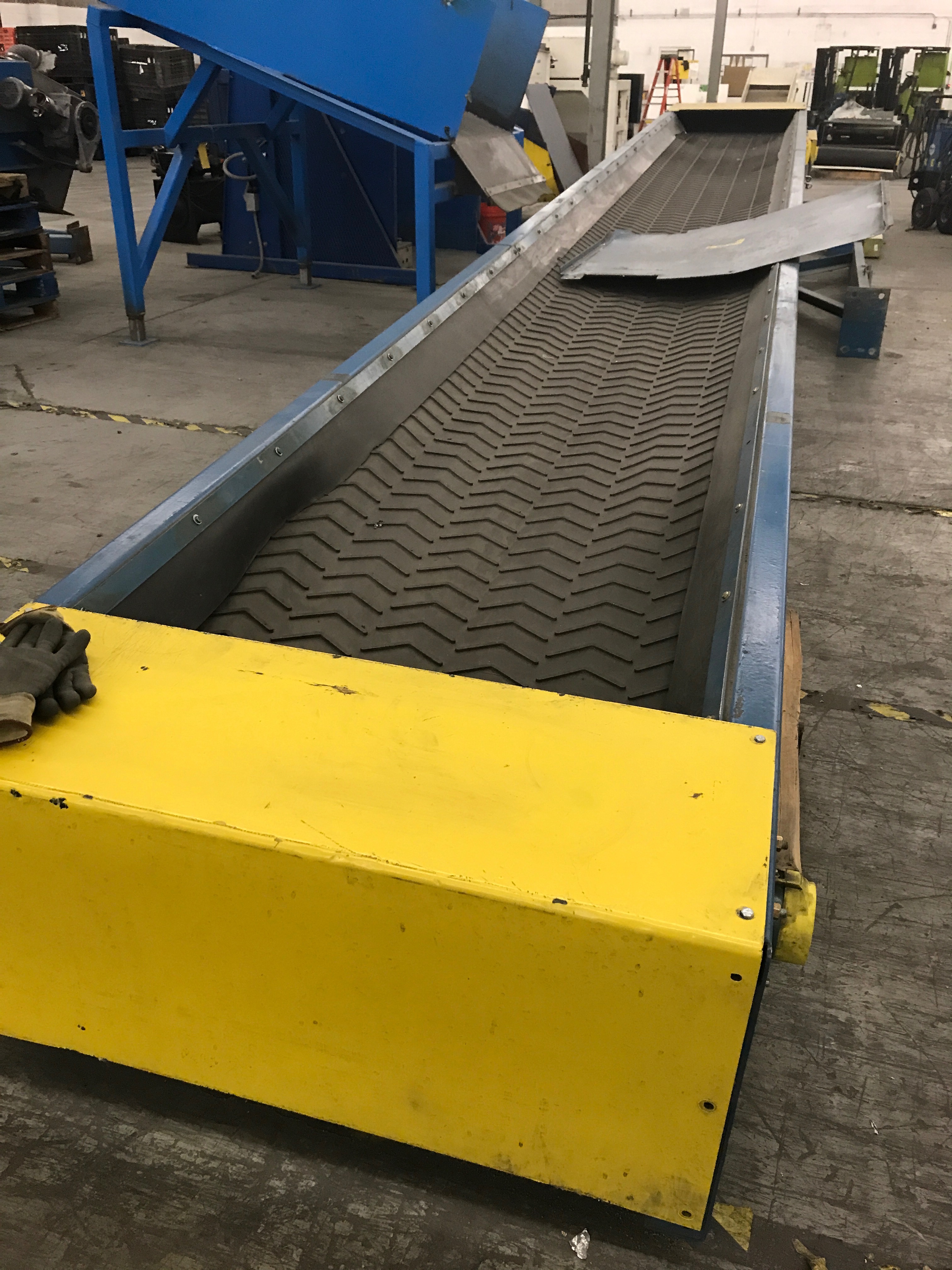 Inclined Cleated Trough Roller Style Conveyor, 28 ft long X 3ft 2in wide x 5 horse power