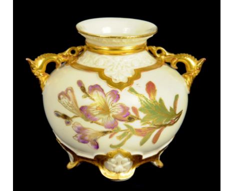 A ROYAL WORCESTER OLD IVORY DRAGON HANDLED GLOBULAR VASE DECORATED WITH WILD FLOWERS, 8.5CM H, PRINTED MARK, CIRCA 1890